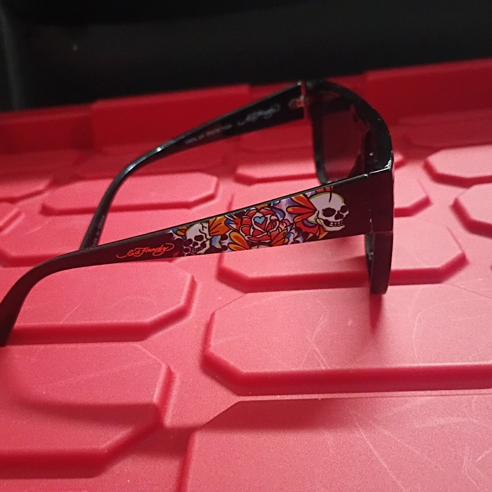 NWOT Ed Hardy Sunglasses - Picture 5 of 5